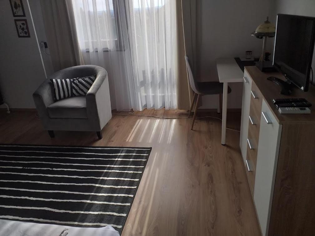 Art Inn Apartmanhaz Balaton-גיינסדיאס מראה חיצוני תמונה