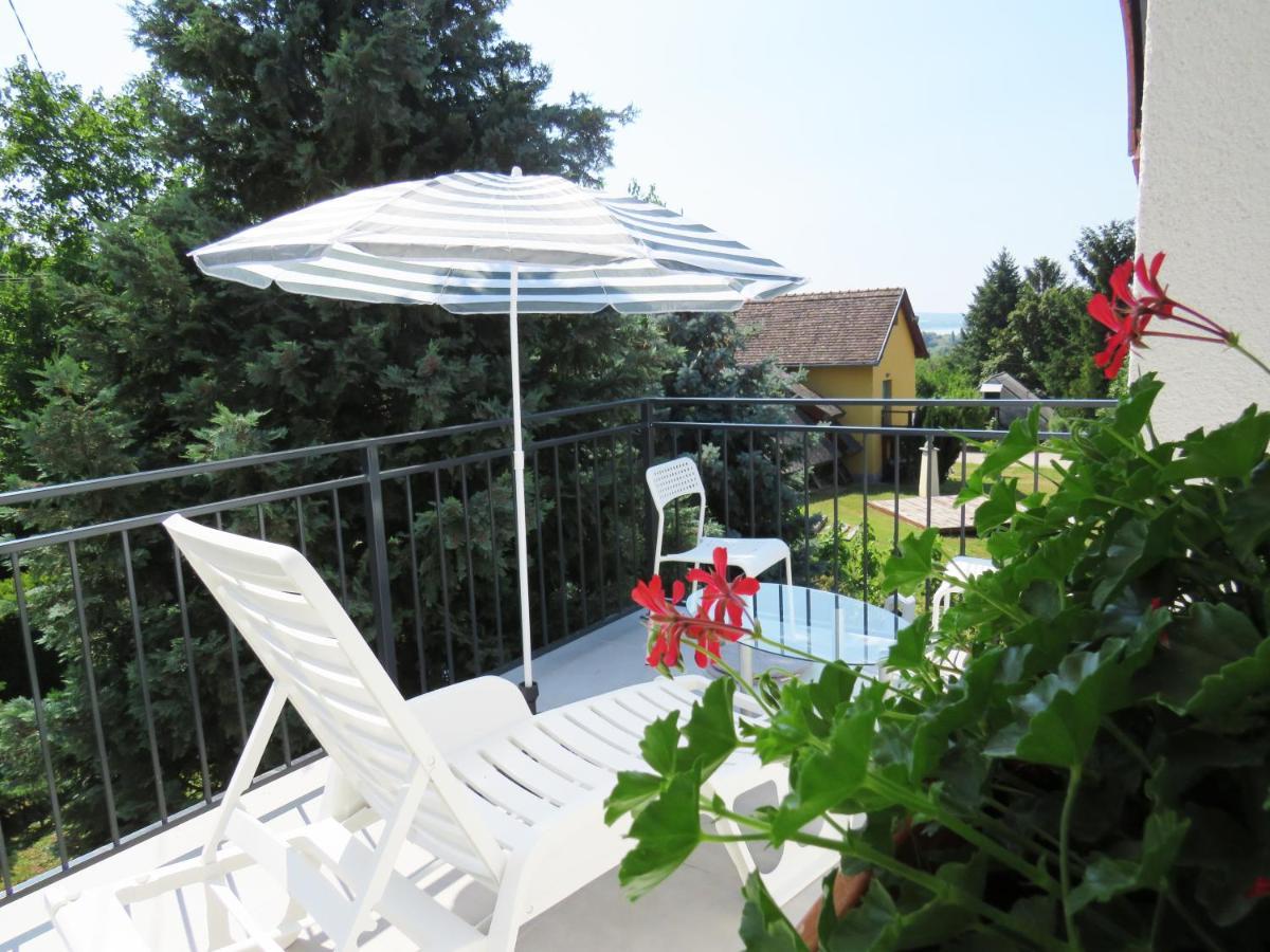 Art Inn Apartmanhaz Balaton-גיינסדיאס מראה חיצוני תמונה